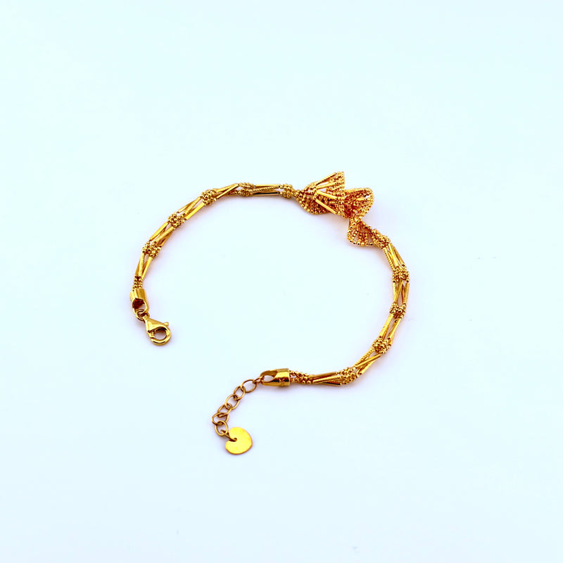 Twist Delicate