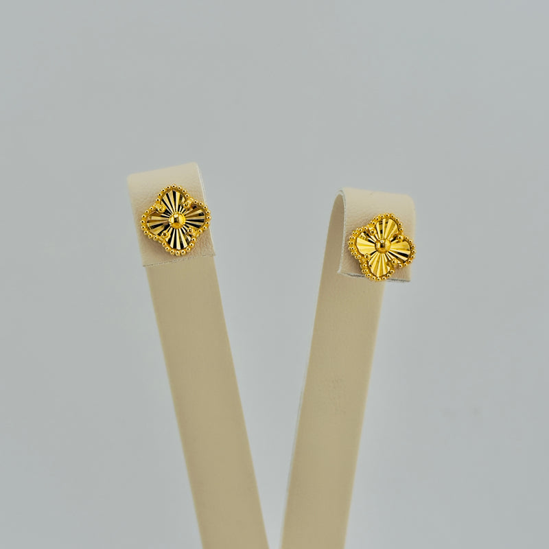 Small Clover Studs